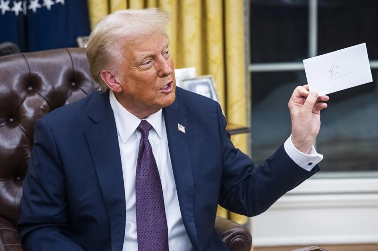 State Department obustavio svu inostranu američku pomoć, u pitanju su desetine milijardi dolara